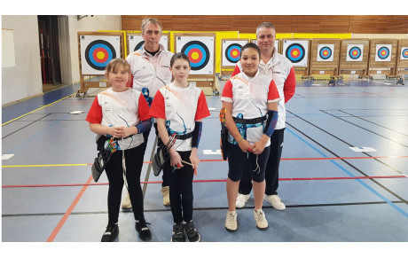 Les jeunes Archers Auxonnais débutants en action à Gray